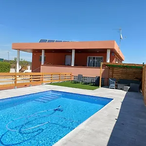 Piscina De Sal Barbacoa Wifi, Parking Gratis, 3 Min Pga Casa El Roble Сasa de vacaciones Gerona